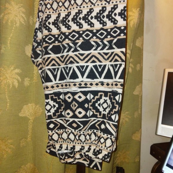 LEGGINGS - Picture 3 of 3